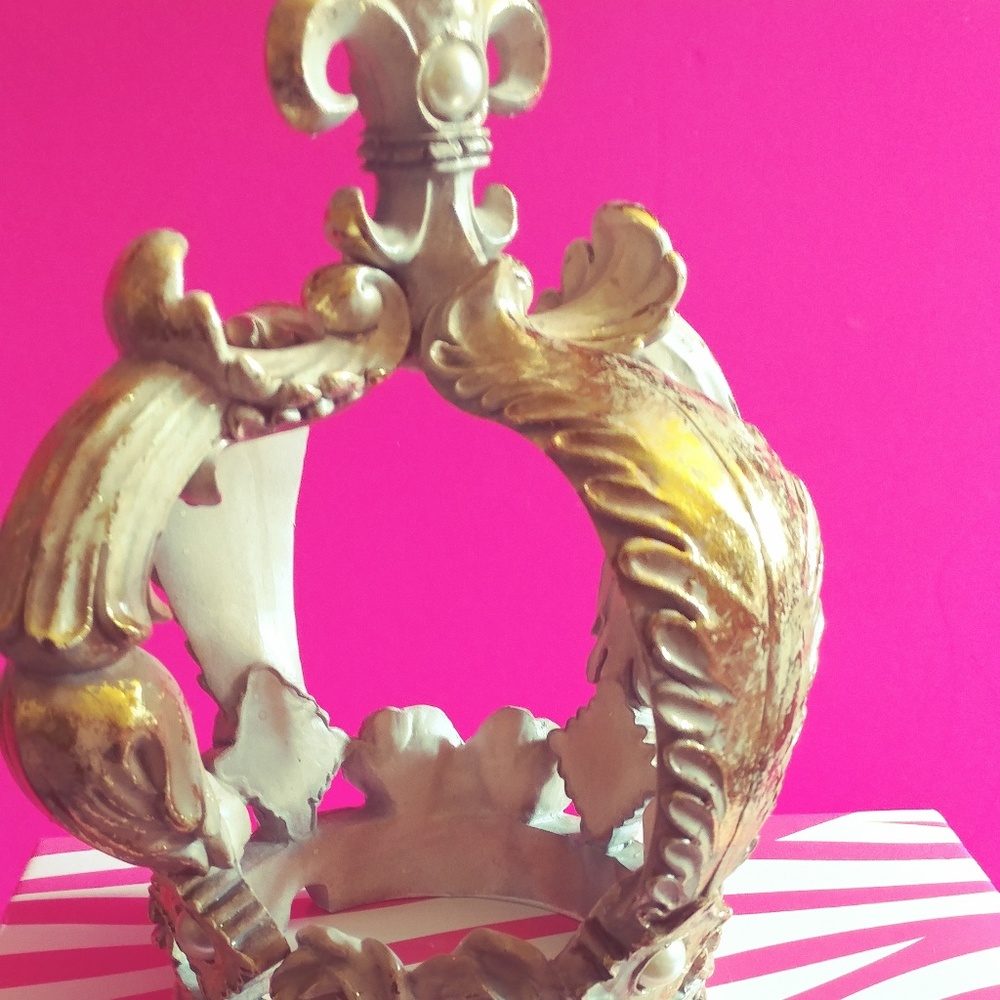 Pink zebra queen crown shade
